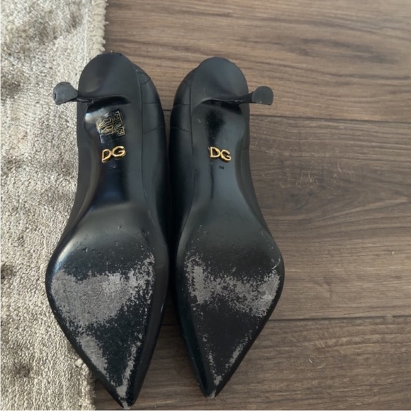 Reserved Please don’t buy/ Elegant Black Designer Women's Pumps - Picture 3 of 5